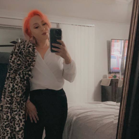 Meet your Posher, Michaela - Picture 1 of 1